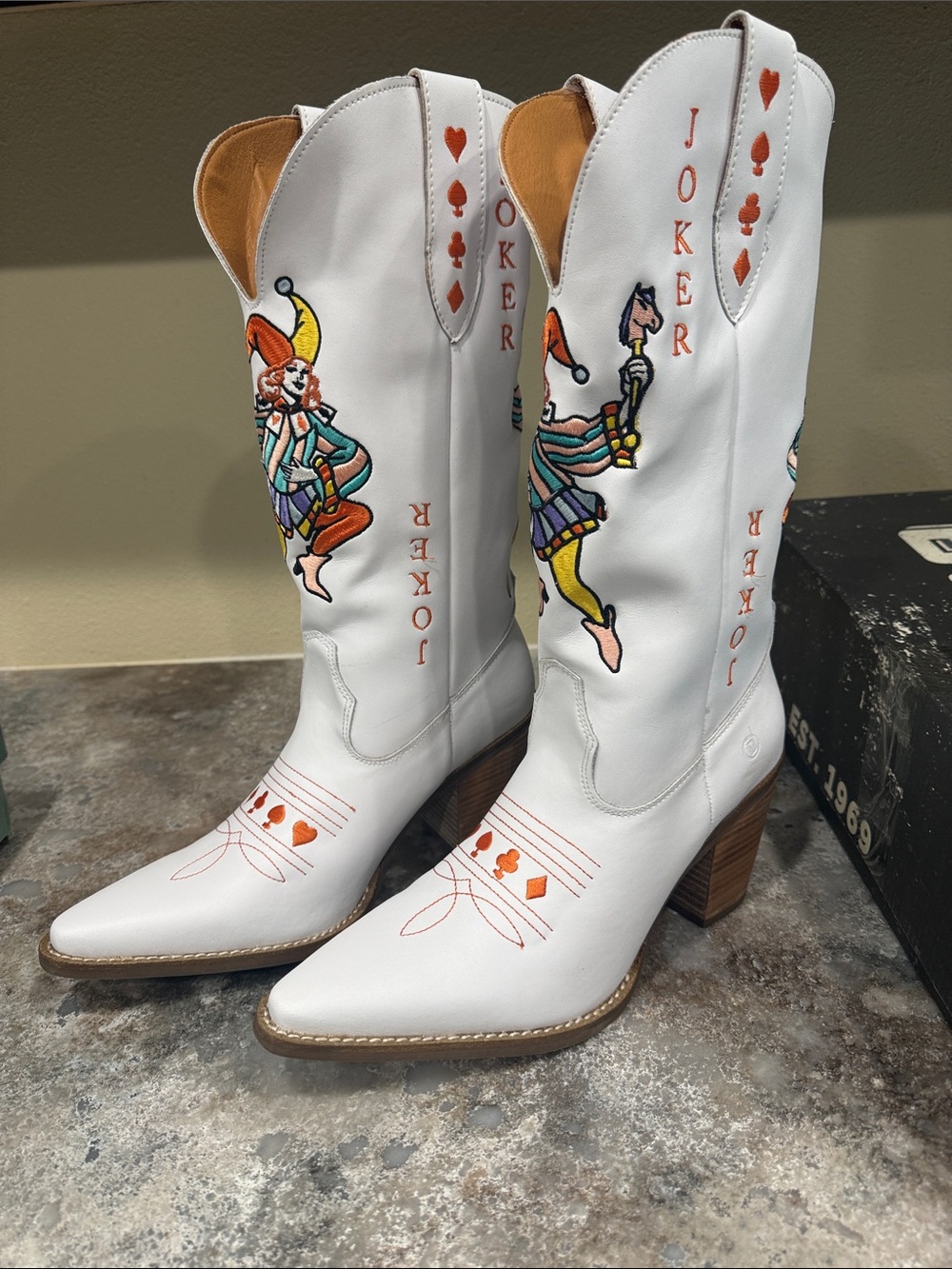dingo White Joker Embroidered Western Heeled Boots
